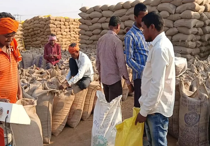 ‘टोकन तुहर हाथ ऐप’ बना किसानों की मुसीबत