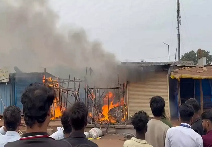 नया रायपुर में लगी भीषण आग