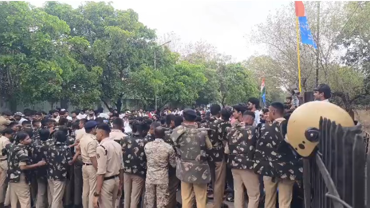 NSUI का प्रदर्शन