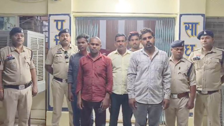 Police Attacked in Sakti