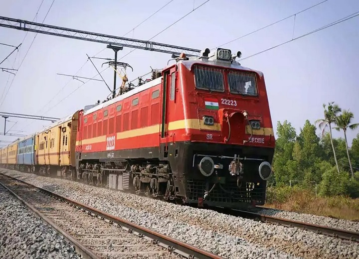 4 लोकल ट्रेनें बहाल