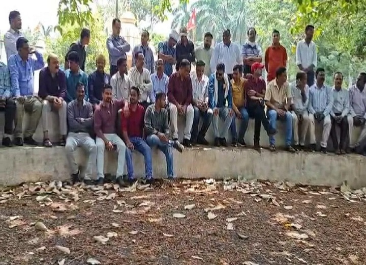 536 अधिकारी हड़ताल पर