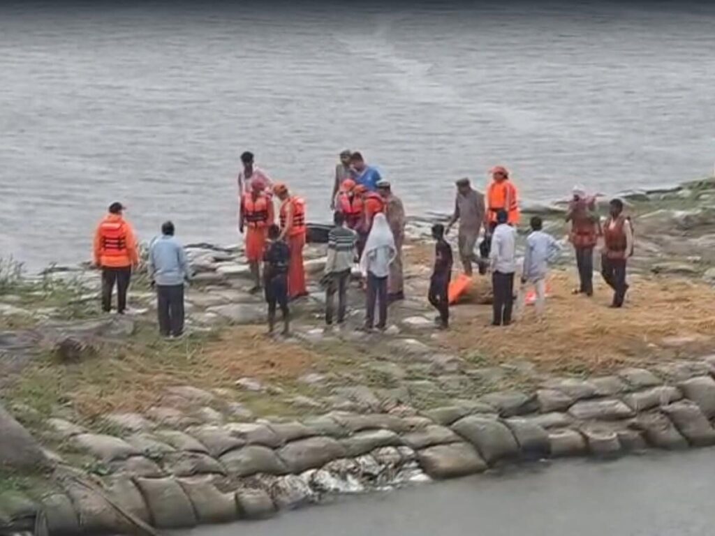 UP Hamirpur Boat Accident