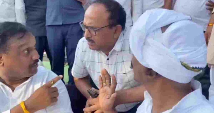 Kamleshwar Patel Tehsildar argument