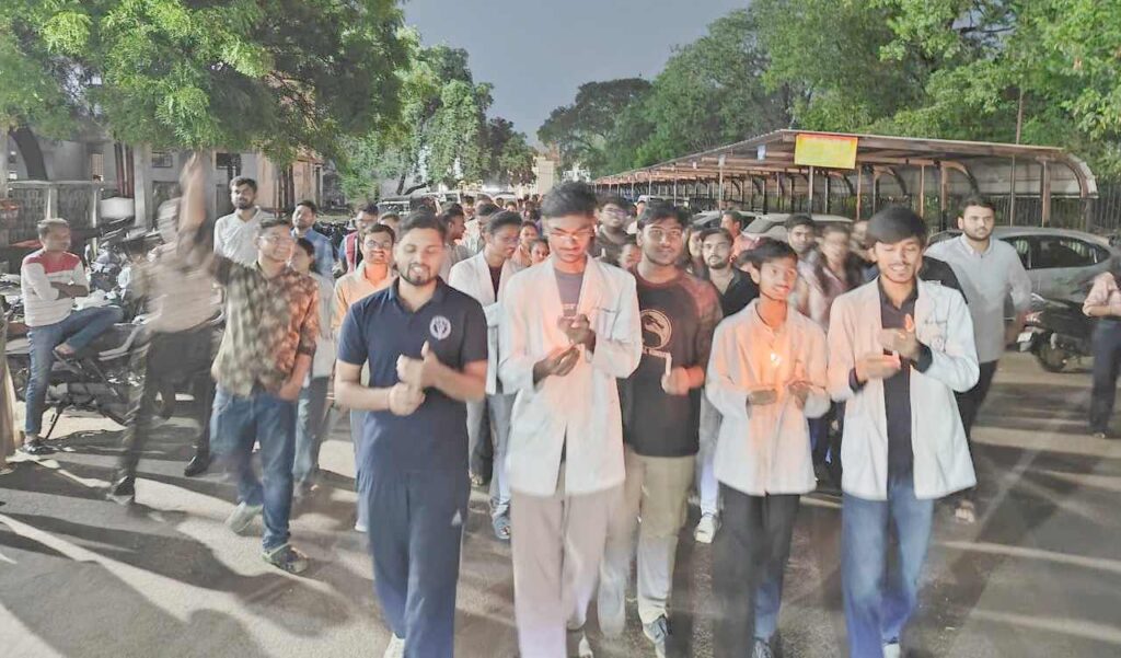 Chhattisgarh doctors protest candle march