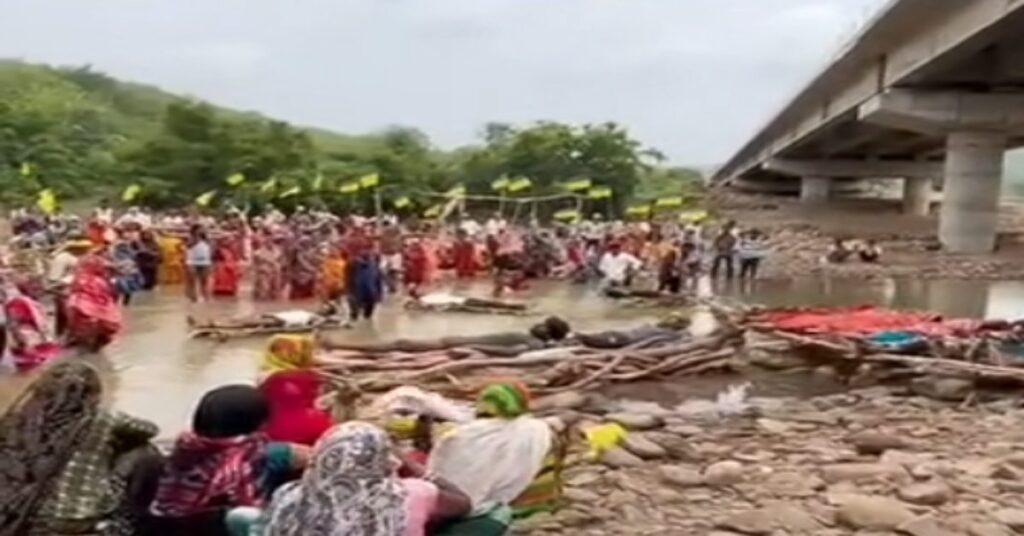 Ken Betwa protest Singhar support