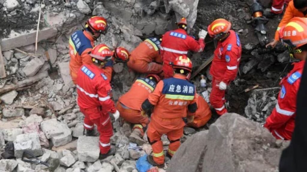 China landslide Gansu workers killed