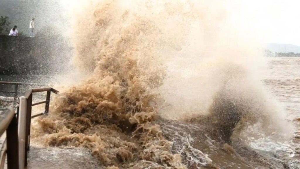 China Typhoon Noul red alert