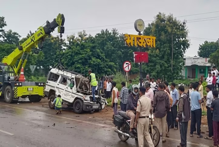 Bhandara Road Accident